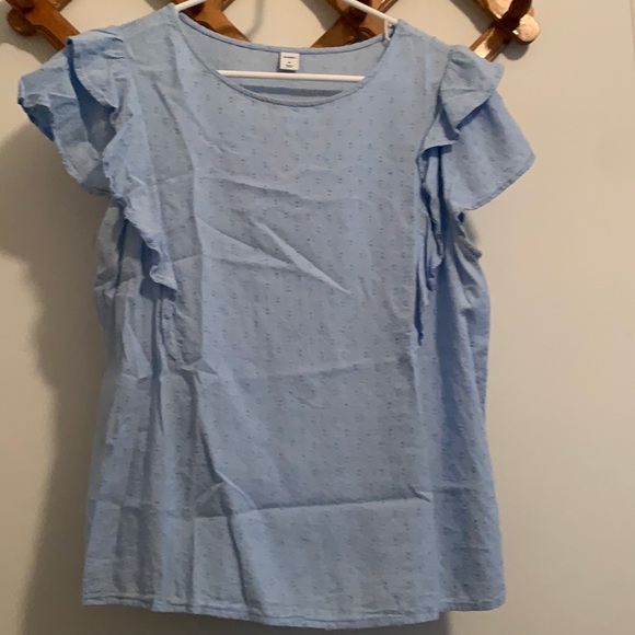 Old Navy Top 🤍 - Picture 1 of 5